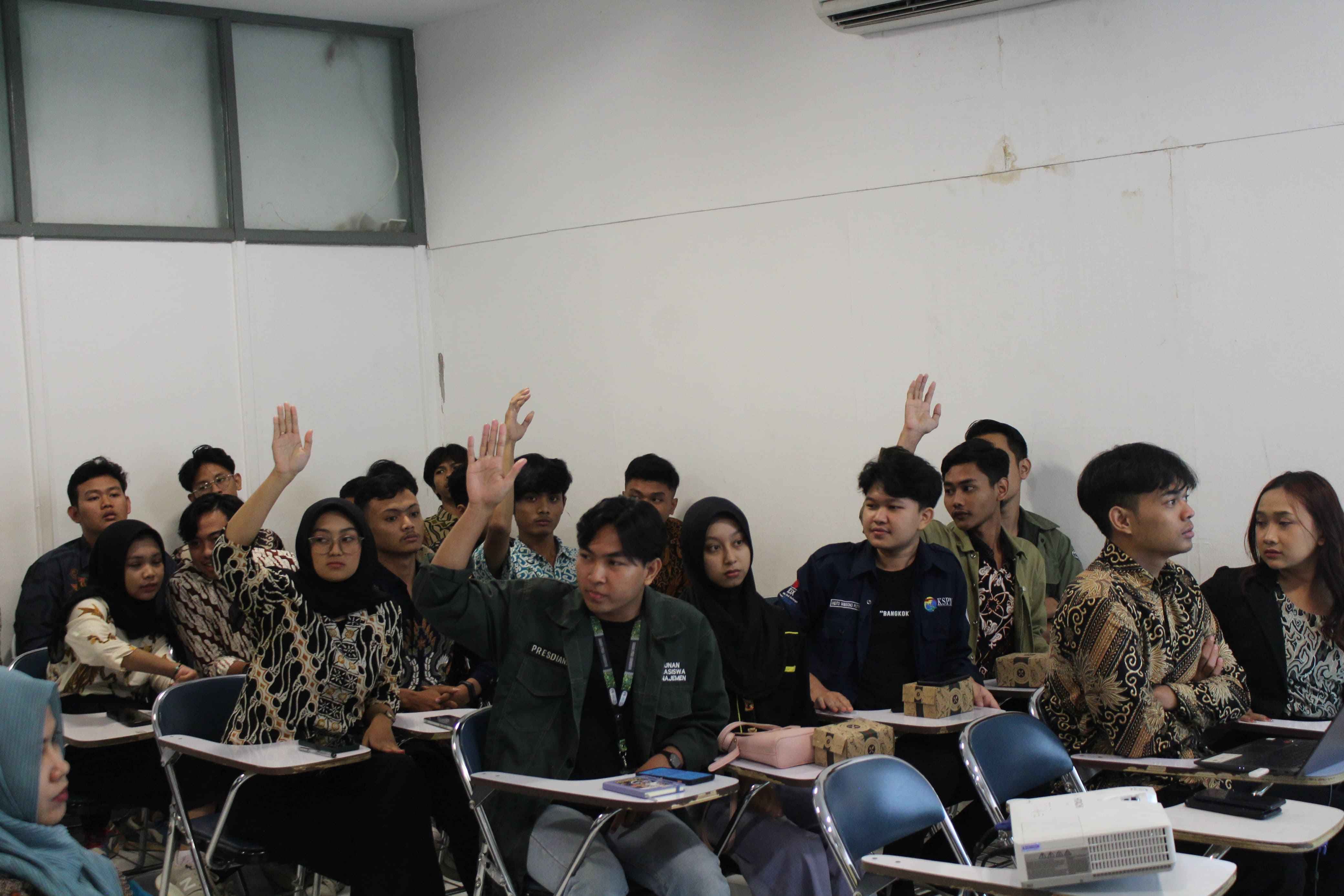 Dokumentasi Audience dalam Sidang 2